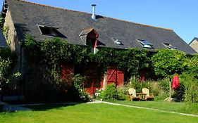La Maison Jaune A La Janaie